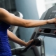 Comment allumer le tapis de course dans le gymnase et l’ajuster?