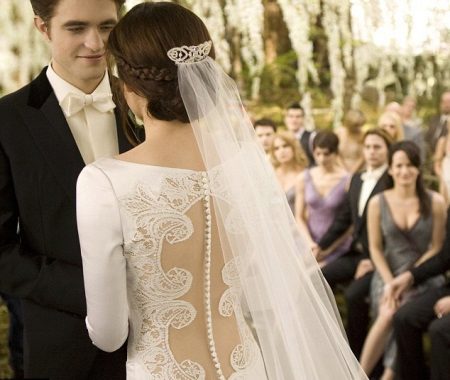 Robe de mariée avec dentelle au dos