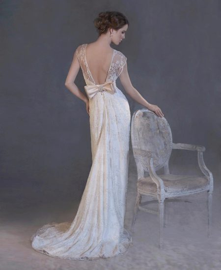 Robe de mariée longue droite avec train