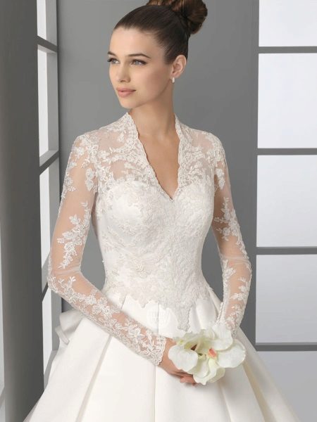 Robes longues en dentelle