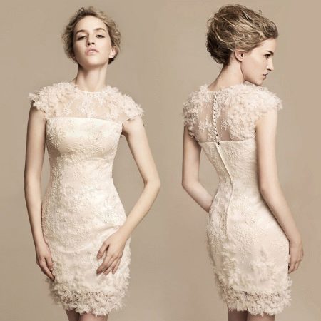 Belle robe de mariée en dentelle