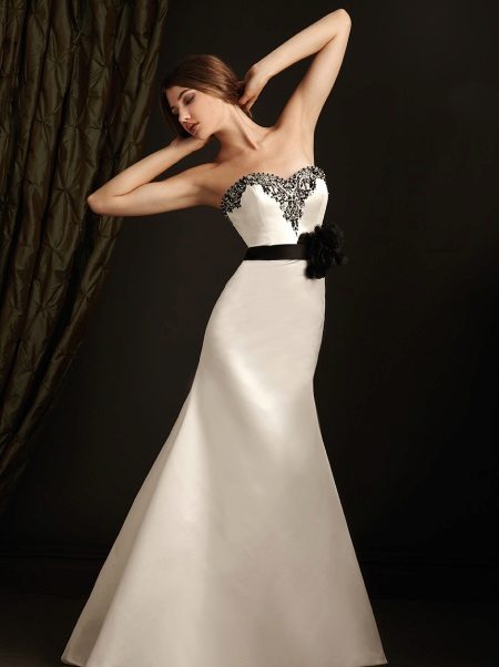 Robe de mariée simple avec broderie