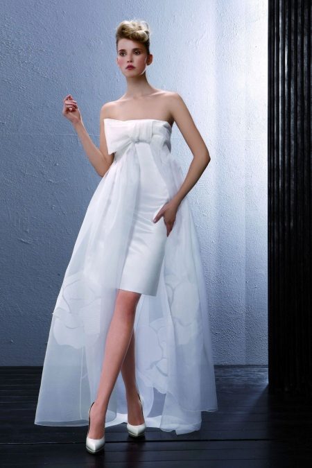 Robe de mariée avec un train