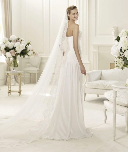 Robe de mariée style droit