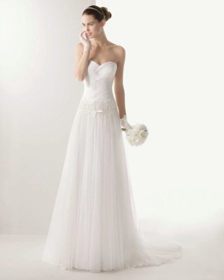 Robe de mariée droite avec corset