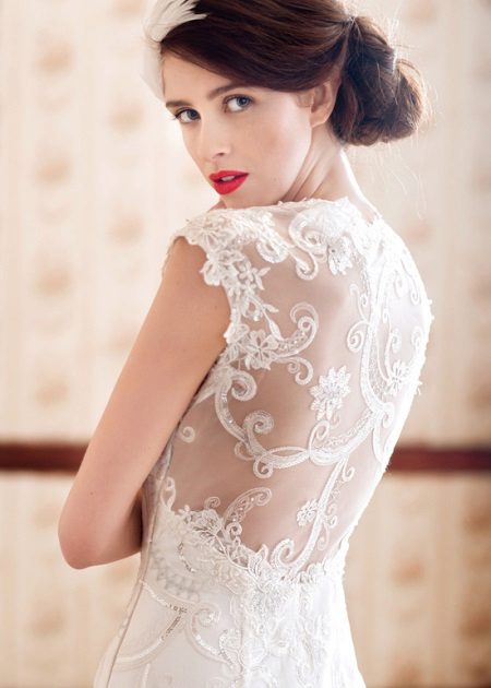 Robe de mariée avec dos transparent