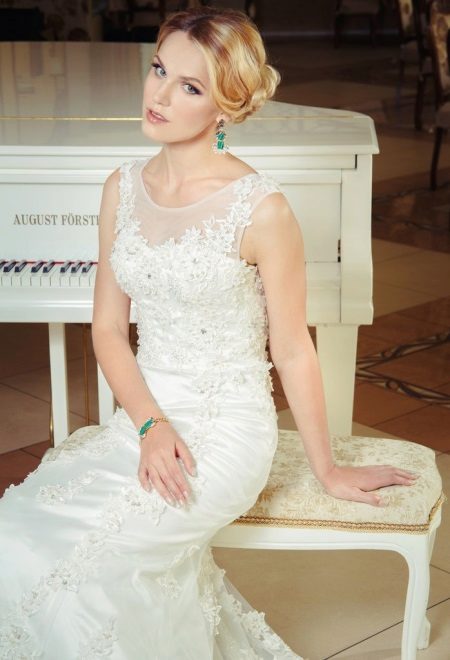 Robe de mariée en dentelle et dentelle par Anna Delaria