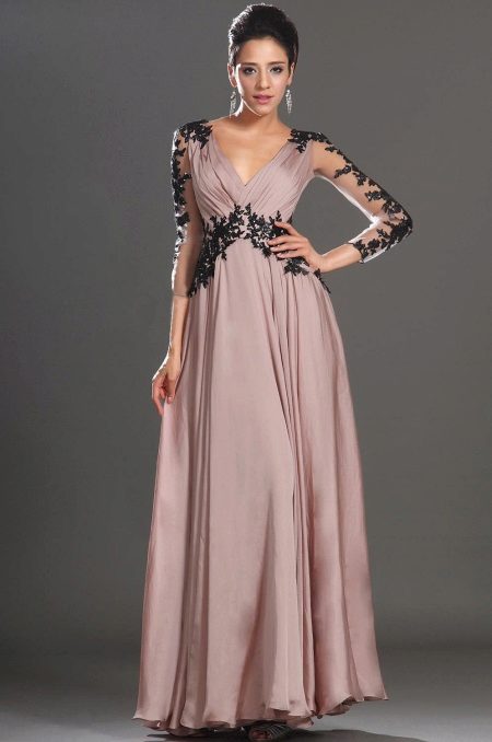 Robe de soirée à manches dans le style grec