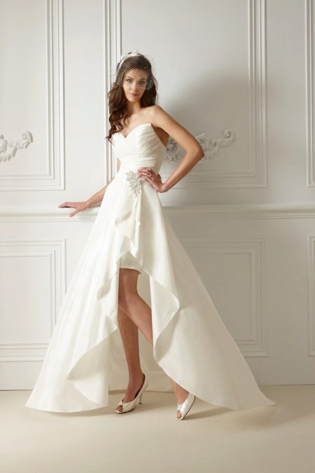 Robe de mariée courte en satin