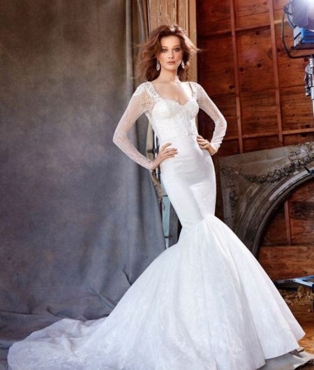 Robe de mariée avec dentelle délicate aux manches