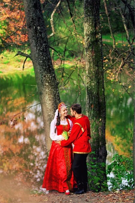 Robe de mariée à la russe
