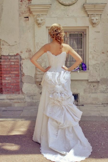 Robe de mariée avec train-tyurnyur