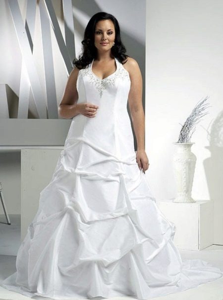 Robe de mariée pour magnifique avec le corsage décoré et une jupe