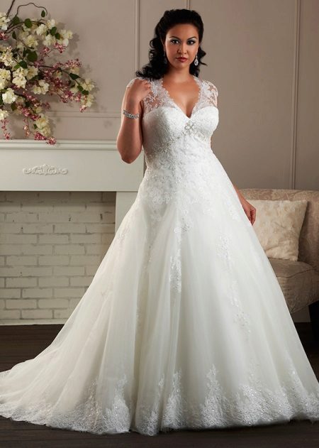 Robe de mariée pour la pleine