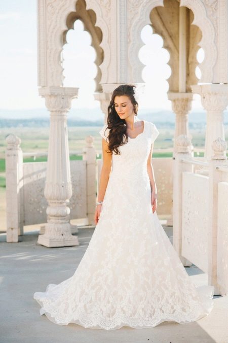 Robe de mariée fermée pour mariage