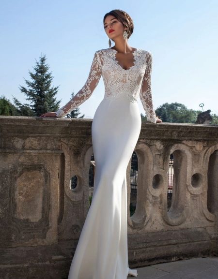 Robe de mariée de créateurs Crystal Design avec un haut ajouré