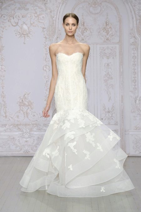 Robe de mariée de Monique Lhuillier à volants