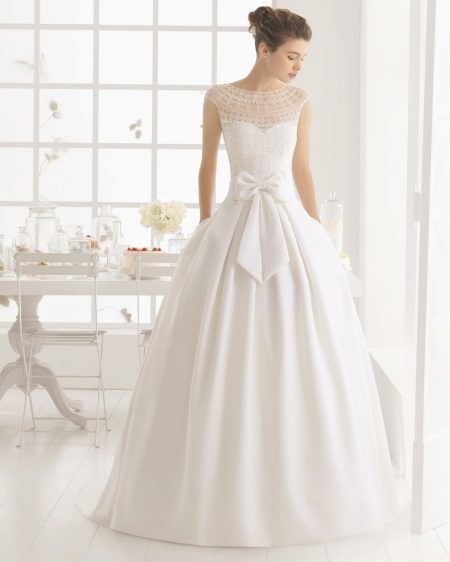 Robe de mariée magnifique avec encolure illusion