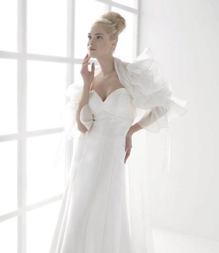 Boléro de mariage à manches bouffantes