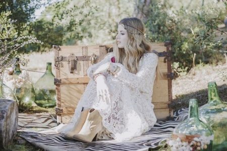 Robe de mariée en dentelle hippie