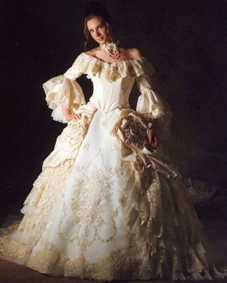 Robe de mariée de style victorien