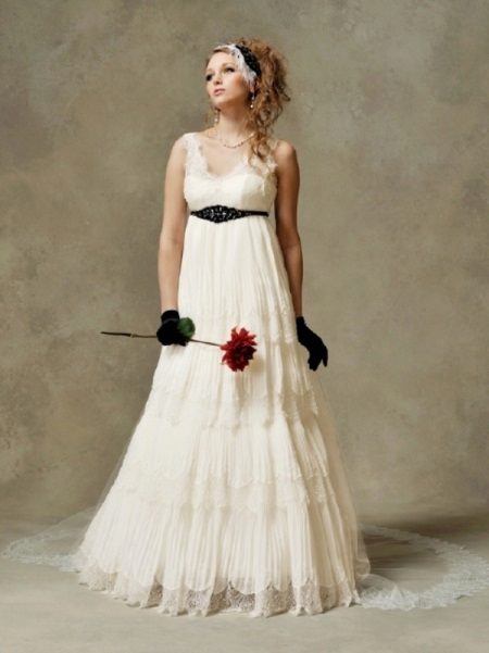 Robe de mariée de style Empire avec des gants