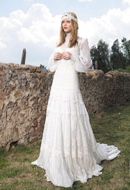 Robe de mariée fermée avec manches Bishop