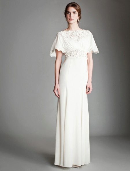 Robe de mariée fermée à manches courtes