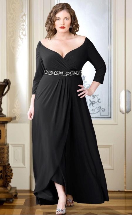 Robe de soirée avec une odeur pour le noir complet