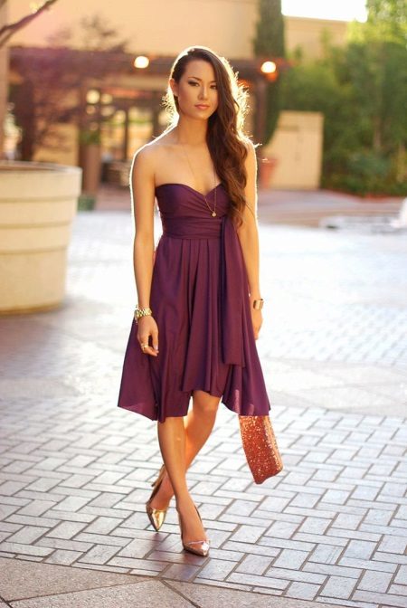 Sac orange à la robe violette