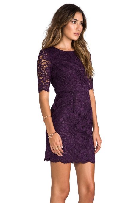 Robe Pourpre En Dentelle
