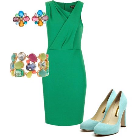 Vestido esmeralda e sapatos de céu