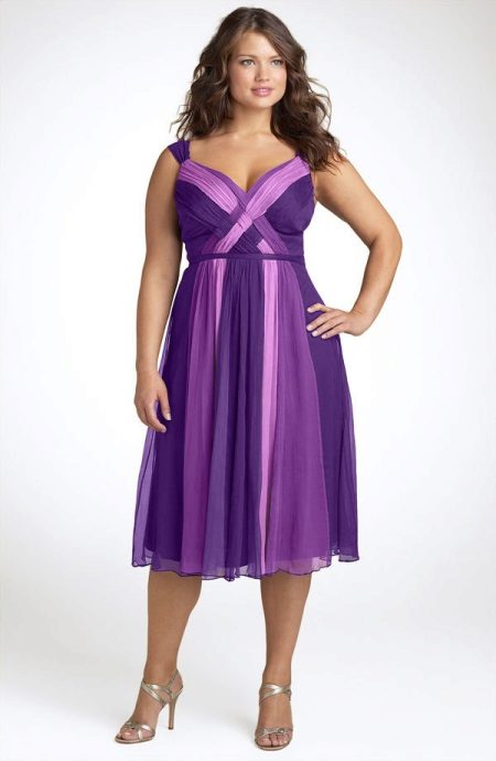 Robe d'été courte pour une tenue complète