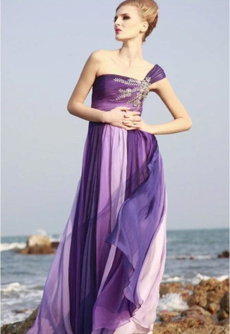 Lilas, violet et lavande en robe du soir