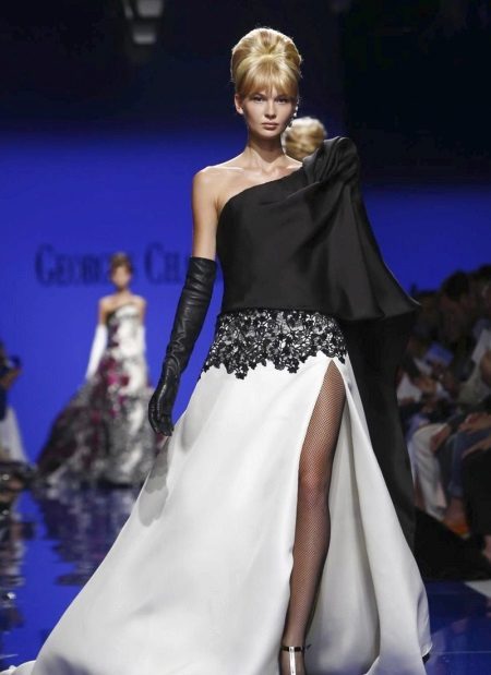 Robe de soirée dans un sol avec une manche