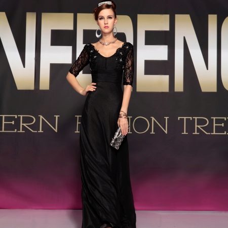 Robe de soirée longue noire avec manches