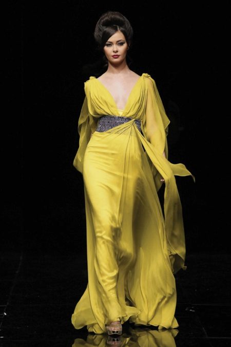 Robe de soirée jaune à la grecque
