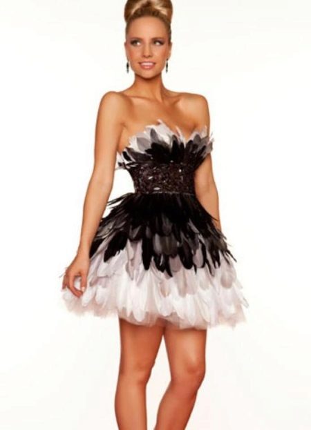 Robe de soirée blanche et noire