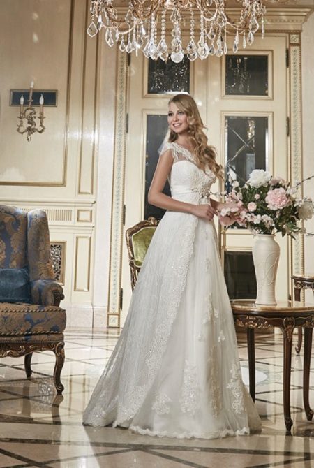 Robe de mariée en dentelle A-ligne