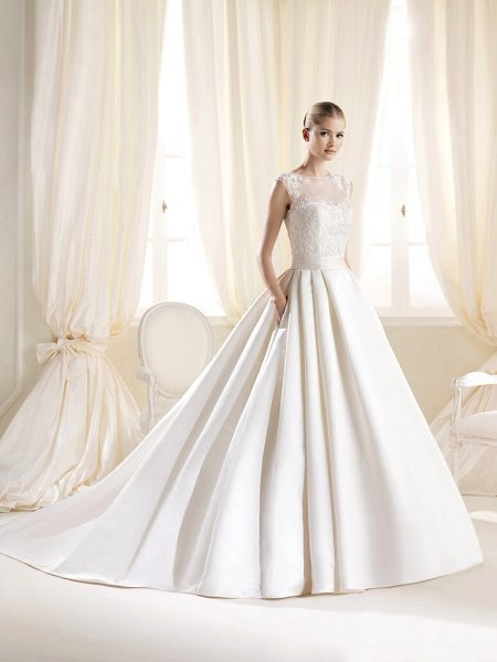 Robe de mariée a-silhouette
