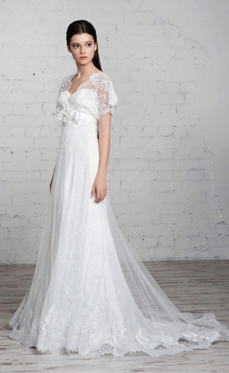 Robe de mariée à manches courtes en dentelle