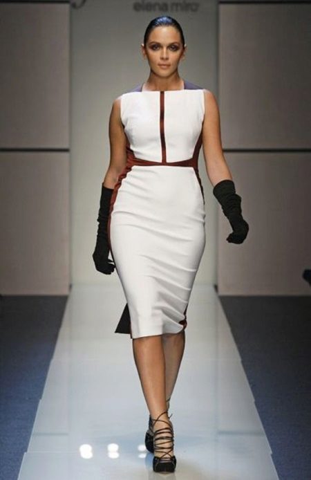 Robe de soirée élégante et courte de Elena Miro