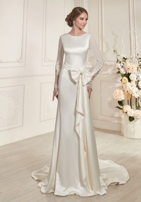 Robe droite de mariage fermée