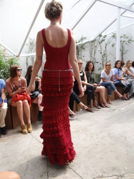 Robe de soirée en maille avec dos ouvert