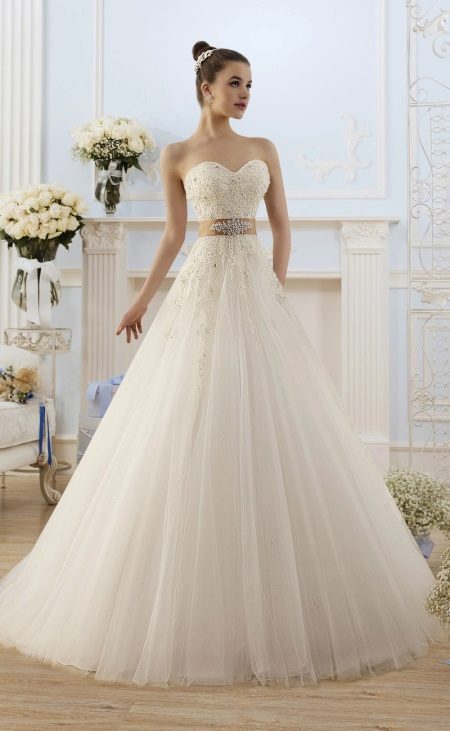 Robe de mariée une ligne de mariage naviblue