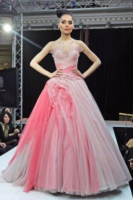 Nuances de robe de mariée rose