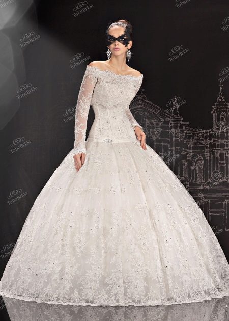 Esküvői ruha a 2013-as gyűjteménytől a To Be Bride