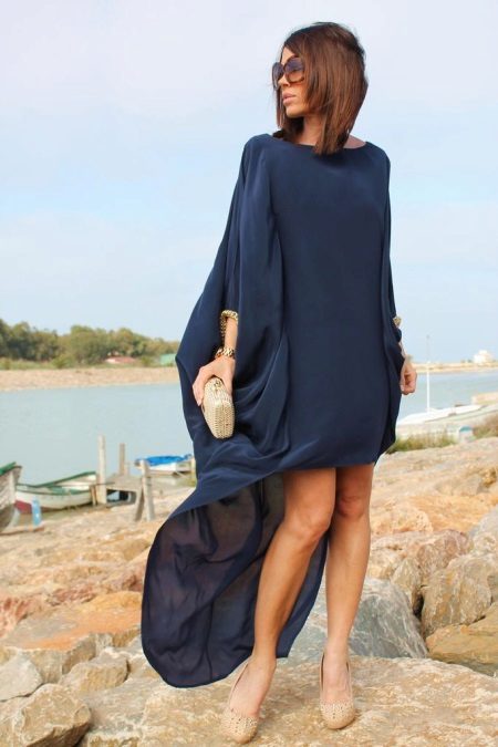 Robe de soirée à capuche pour les femmes de 40 ans.