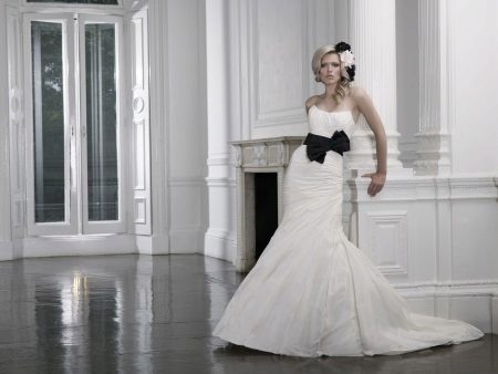 Robe de mariée ceinture noire