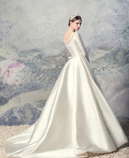 Robe de mariée A-ligne avec train